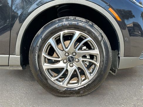 Used 2021 Lincoln Corsair AWD image 31