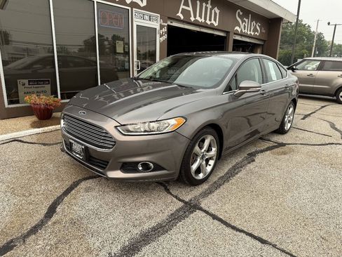Used 2013 Ford Fusion SE FWD image 6