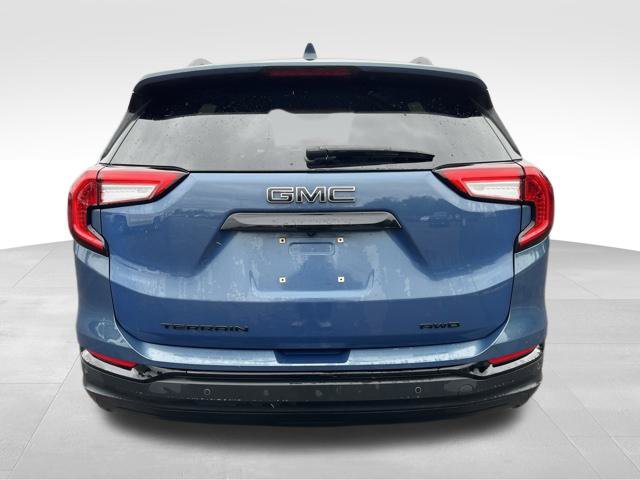 Used 2024 GMC Terrain SLE w/ Driver Convenience Package AWD/4WD image 4