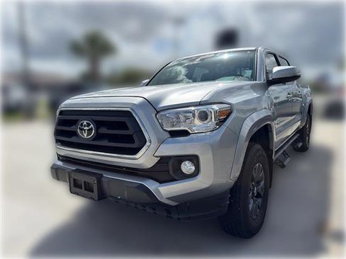 Used 2023 Toyota Tacoma SR5 w/ Technology Package image 3