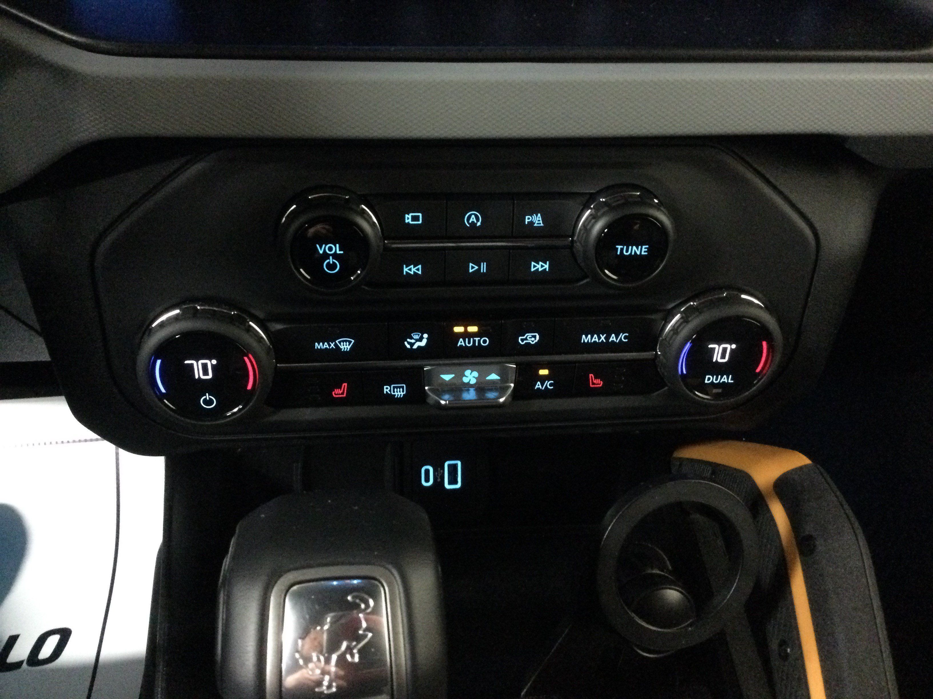 Used 2023 Ford Bronco Badlands w/ Sasquatch Package AWD/4WD image 13
