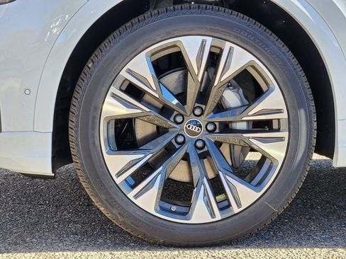 New 2026 Audi Q8 Premium Plus image 10