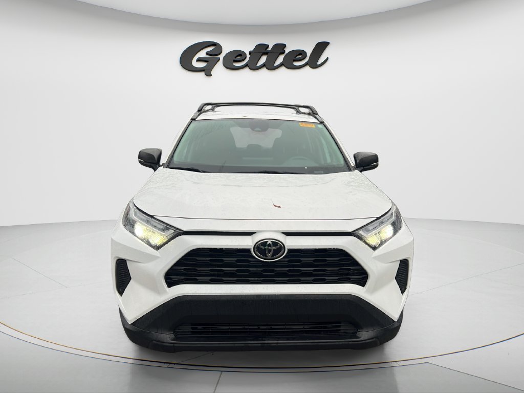 Used 2024 Toyota RAV4 XLE AWD/4WD image 2