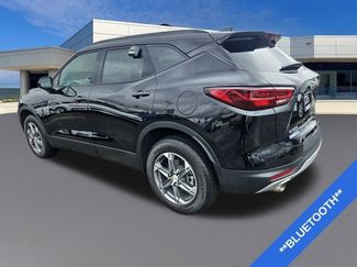 Used 2023 Chevrolet Blazer LT w/ Convenience Package FWD video 3