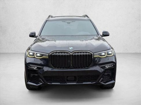 Used 2022 BMW X7 xDrive40i w/ M Sport Package image 2