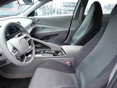 Used 2023 Hyundai Elantra SEL image 15