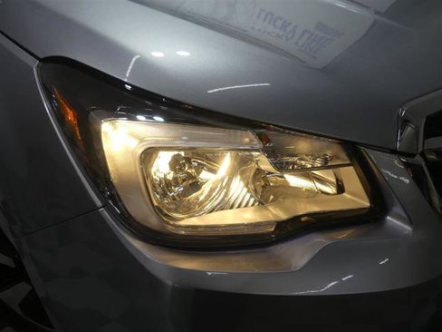 Used 2018 Subaru Forester 2.5i Premium image 15