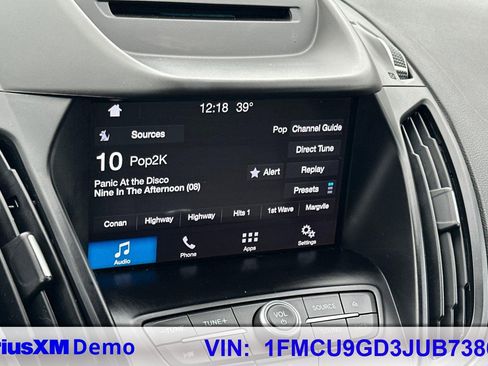 Used 2018 Ford Escape SE w/ SE Sport Appearance Package image 26