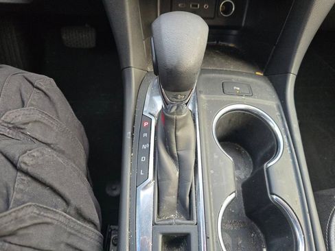 Used 2023 Chevrolet Equinox LT image 24