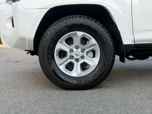 Used 2020 Toyota 4Runner SR5 Premium image 14