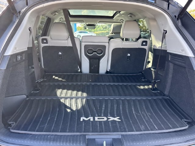 Used 2025 Acura MDX w/ Technology Package FWD image 12