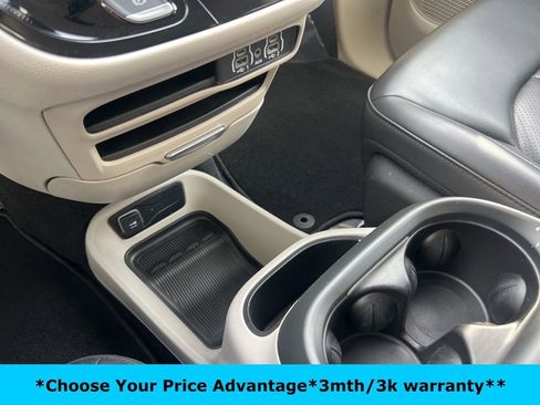 Certified 2023 Chrysler Pacifica Touring-L image 59