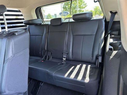 Used 2024 Ford Expedition XLT AWD/4WD image 36
