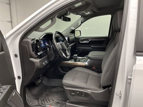 Certified 2024 Chevrolet Silverado 1500 RST w/ Convenience Package II AWD/4WD image 3