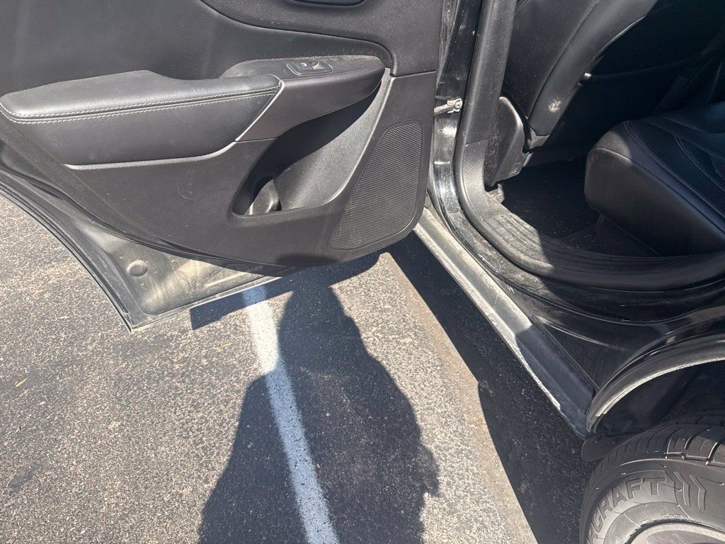 Used 2020 Jeep Cherokee Limited AWD/4WD image 21