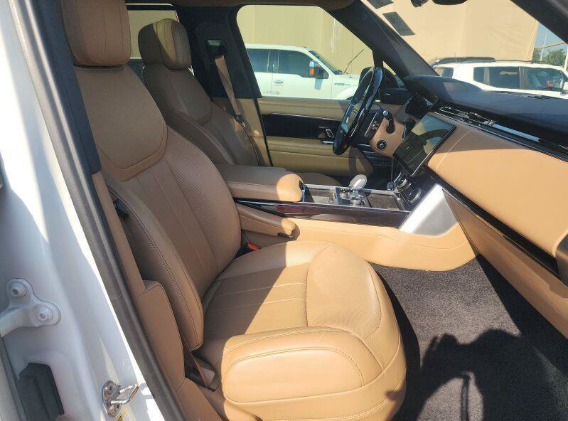Used 2023 Land Rover Range Rover Long Wheelbase SE AWD/4WD image 8