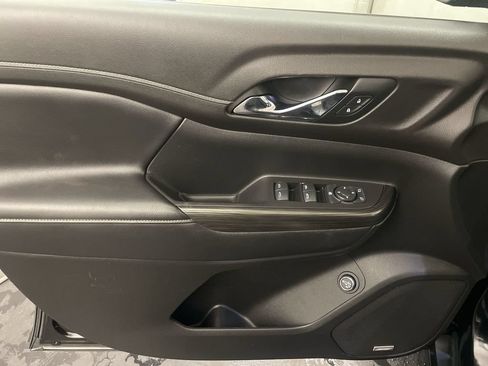 Used 2019 GMC Acadia SLT w/ Black Edition AWD/4WD image 17