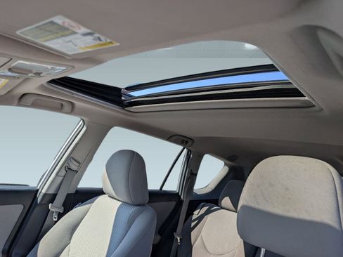 Used 2011 Toyota RAV4 4WD image 16