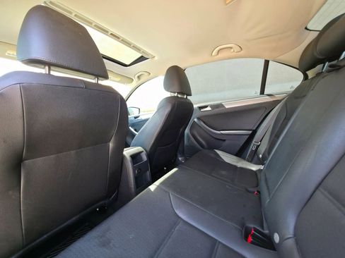 Used 2015 Volkswagen Jetta SE FWD image 12