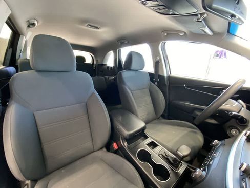Used 2019 Kia Sorento AWD image 27