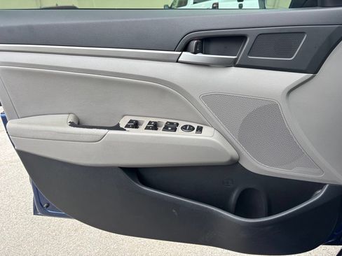 Used 2017 Hyundai Elantra Limited FWD image 10
