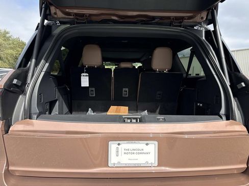 New 2025 Lincoln Navigator L Black Label image 11