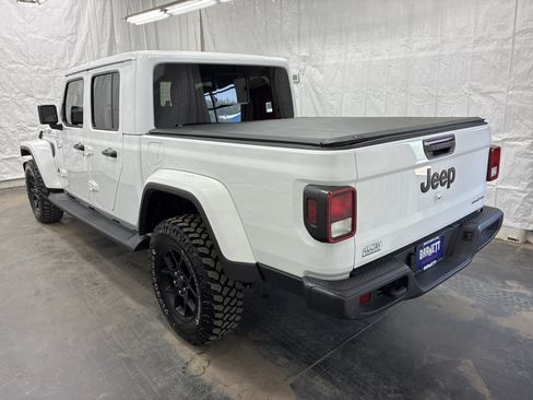 Certified 2025 Jeep Gladiator Sport AWD/4WD image 6