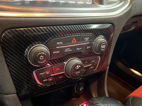 Used 2018 Dodge Charger R/T Scat Pack image 14