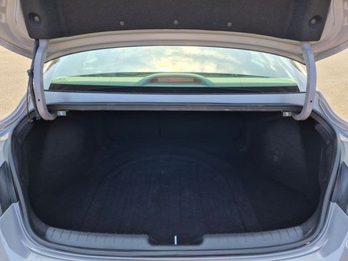 Used 2025 Hyundai Elantra SEL FWD image 7