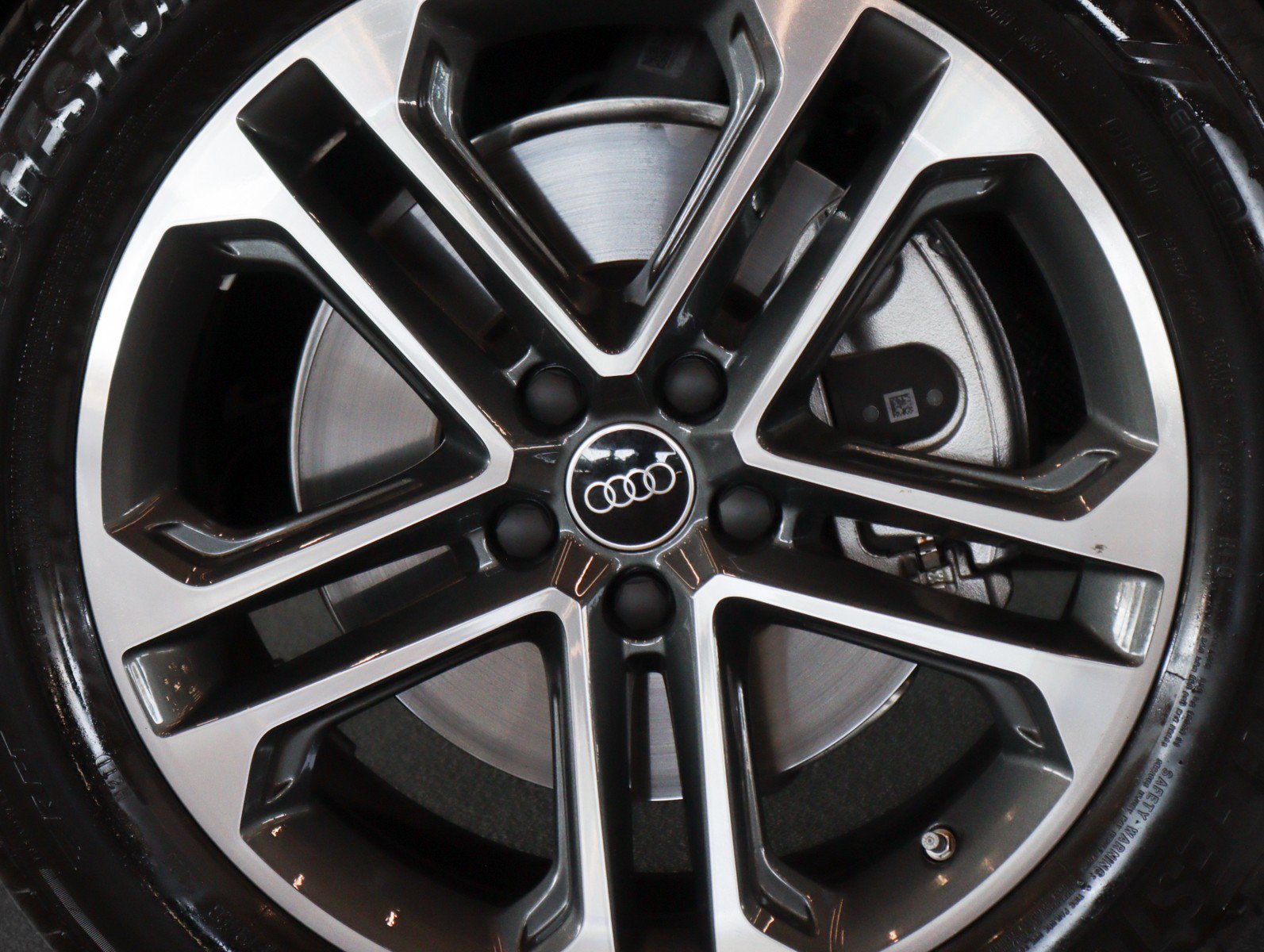 Used 2025 Audi Q5 Premium w/ Convenience Package AWD/4WD image 7