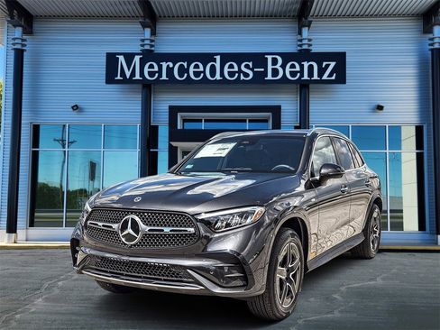 New 2025 Mercedes-Benz GLC 350e 4MATIC image 3