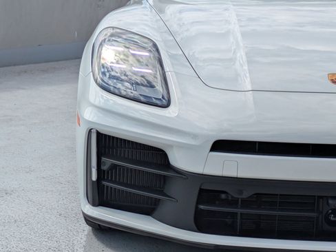 New 2025 Porsche Panamera 4 image 12