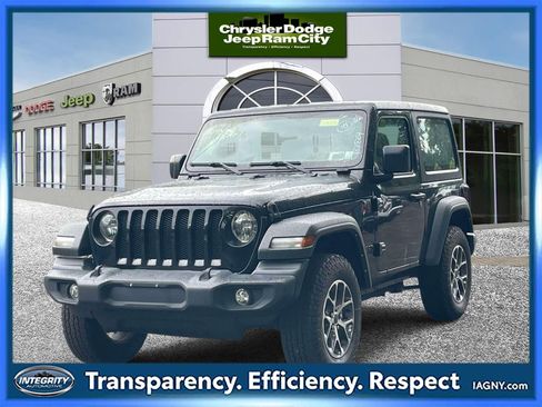 Used 2022 Jeep Wrangler Sport AWD/4WD image 1