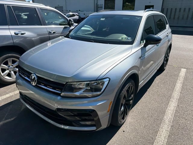 Used 2020 Volkswagen Tiguan SE R-Line w/ 3rd Row Seat Package AWD/4WD image 2