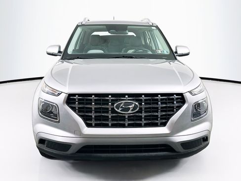 Certified 2023 Hyundai Venue SEL image 2