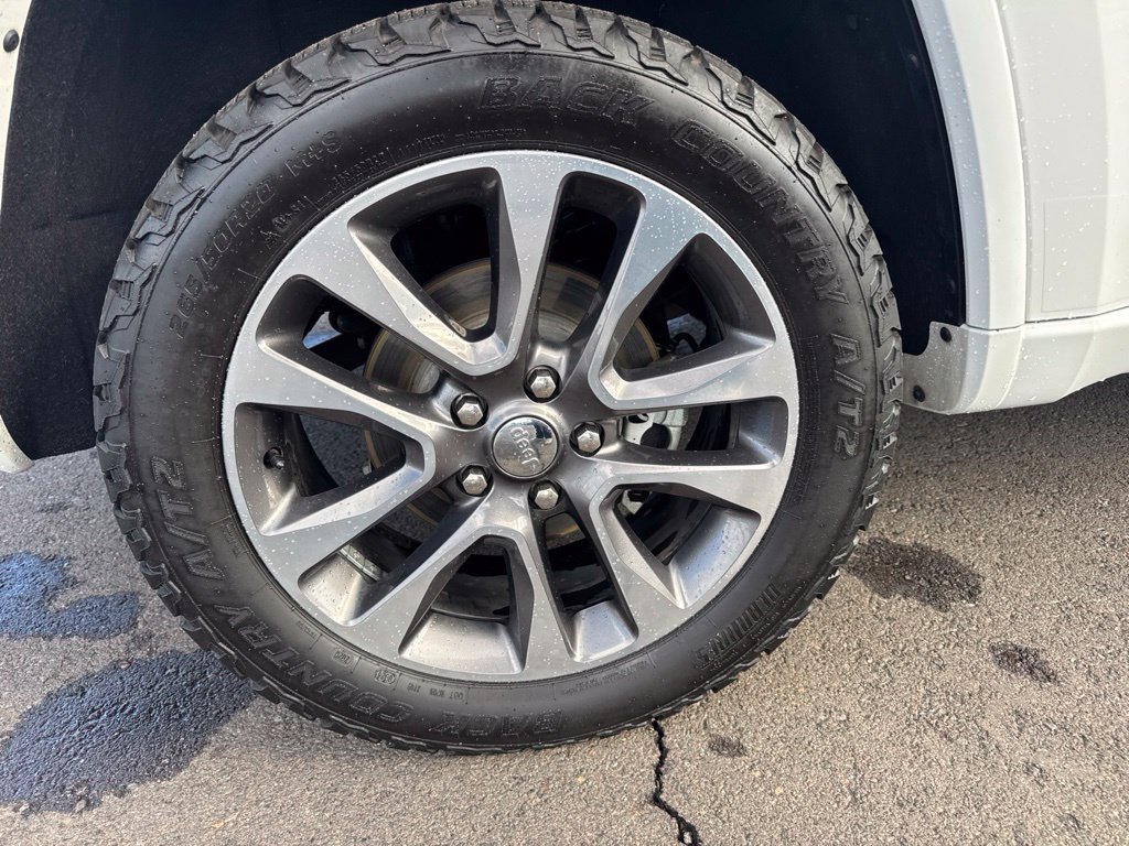 Used 2020 Jeep Grand Cherokee Altitude AWD/4WD image 9