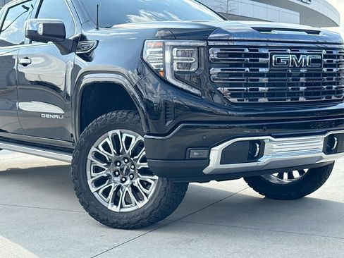 Used 2024 GMC Sierra 1500 Denali Ultimate image 9