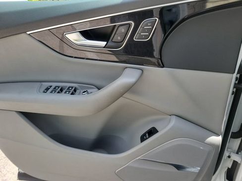 Used 2018 Audi Q7 3.0T Prestige AWD/4WD image 16