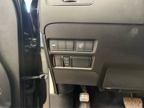 Used 2022 Nissan Armada SL w/ Captain's Chairs Package AWD/4WD image 25