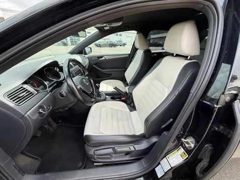 Used 2016 Volkswagen Jetta Sport w/ Lighting Package FWD image 12