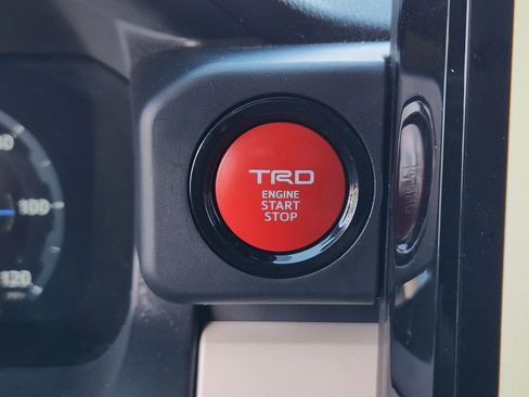 Used 2024 Toyota Tacoma TRD Off-Road image 23