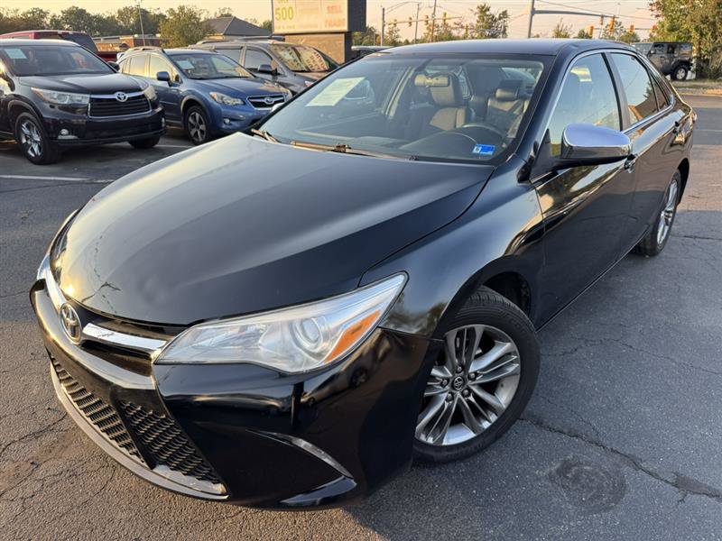 Used 2017 Toyota Camry SE FWD image 2