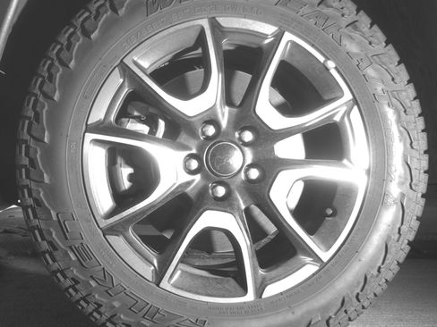 Used 2025 Jeep Compass Trailhawk AWD/4WD image 12