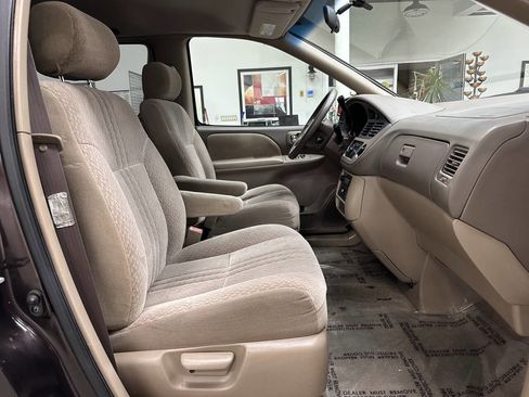 Used 2002 Toyota Sienna CE image 17