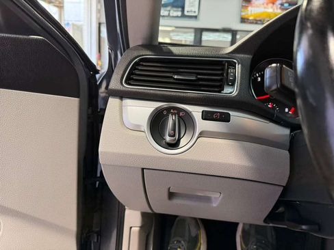 Used 2019 Volkswagen Passat 2.0T Wolfsburg FWD image 18