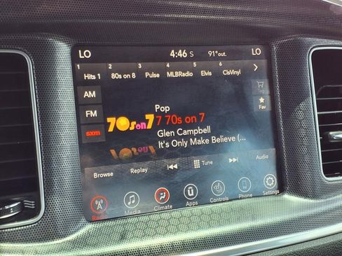 Used 2017 Dodge Charger SXT image 10