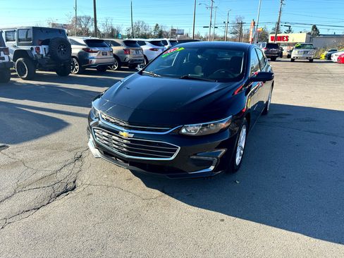 Used 2017 Chevrolet Malibu LT image 7