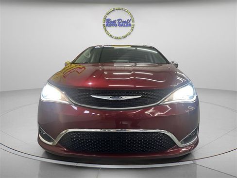 Used 2019 Chrysler Pacifica Limited FWD image 8