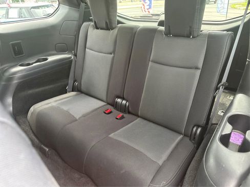 Used 2019 Nissan Pathfinder SV image 34