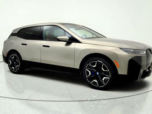 Used 2024 BMW iX xDrive50 w/ Premium Package AWD/4WD image 3